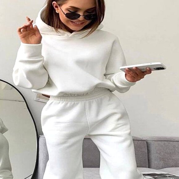 WHITE SIZE LARGE VELVETY SWEATSHIRT AND PANTS CROPPED HOODIE COORDINATED SET - Picture 4 of 4